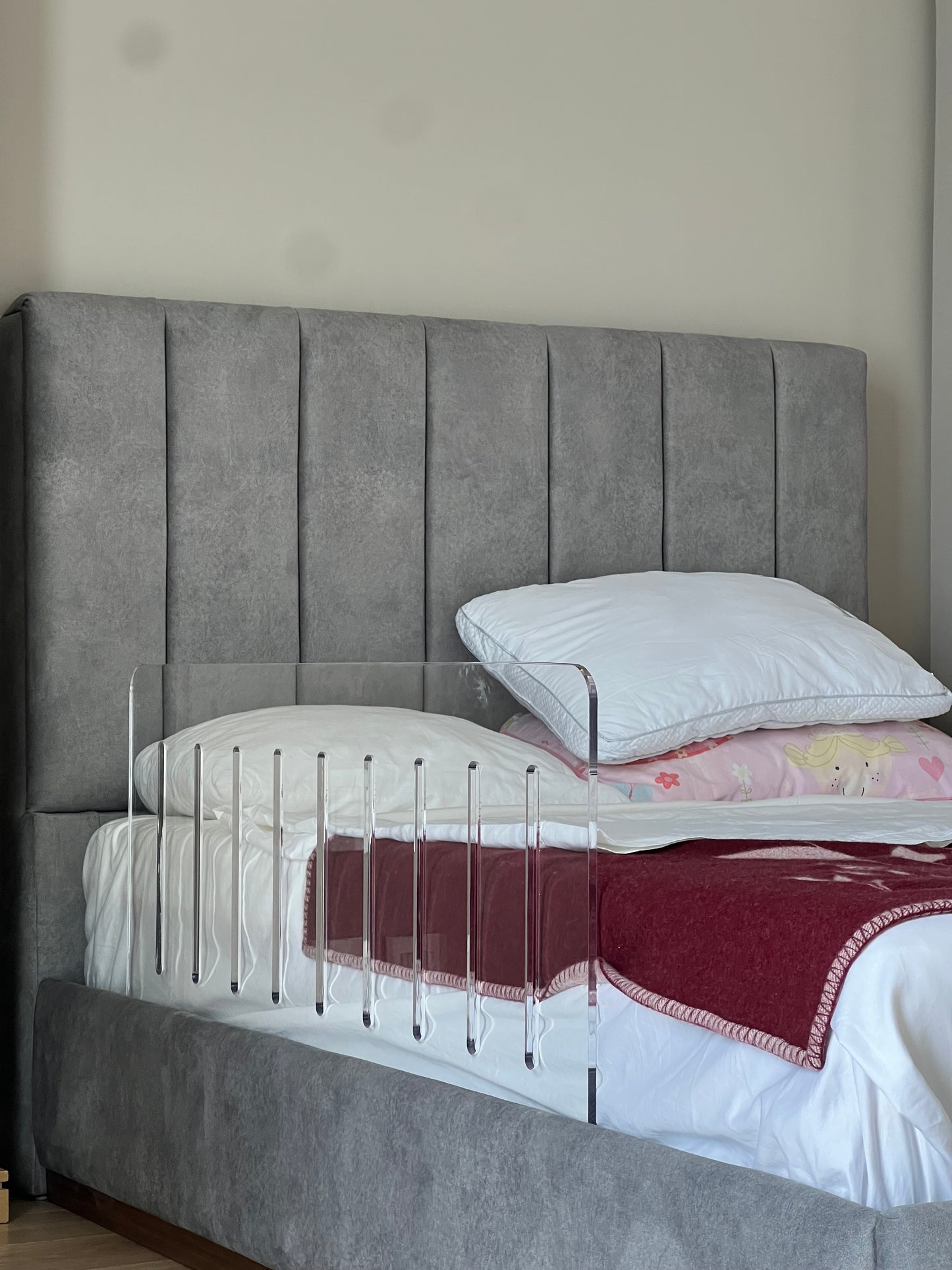 BARANDAL ACRÍLICO PARA CAMA.