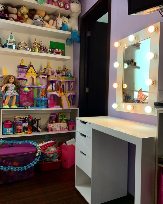 Vanity Regina