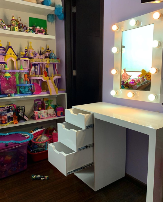 Vanity Regina