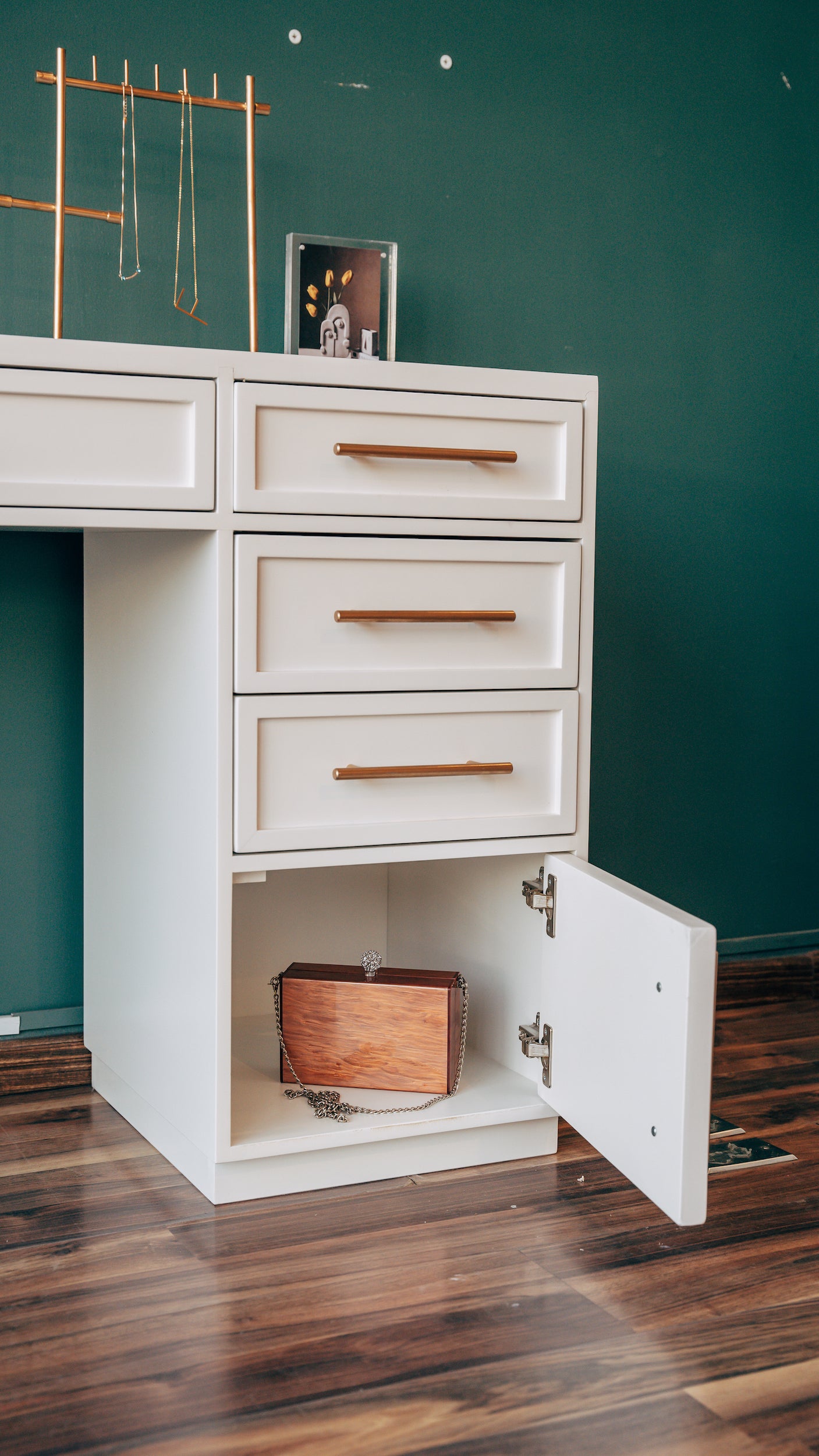 ALEXANDRA VANITY
