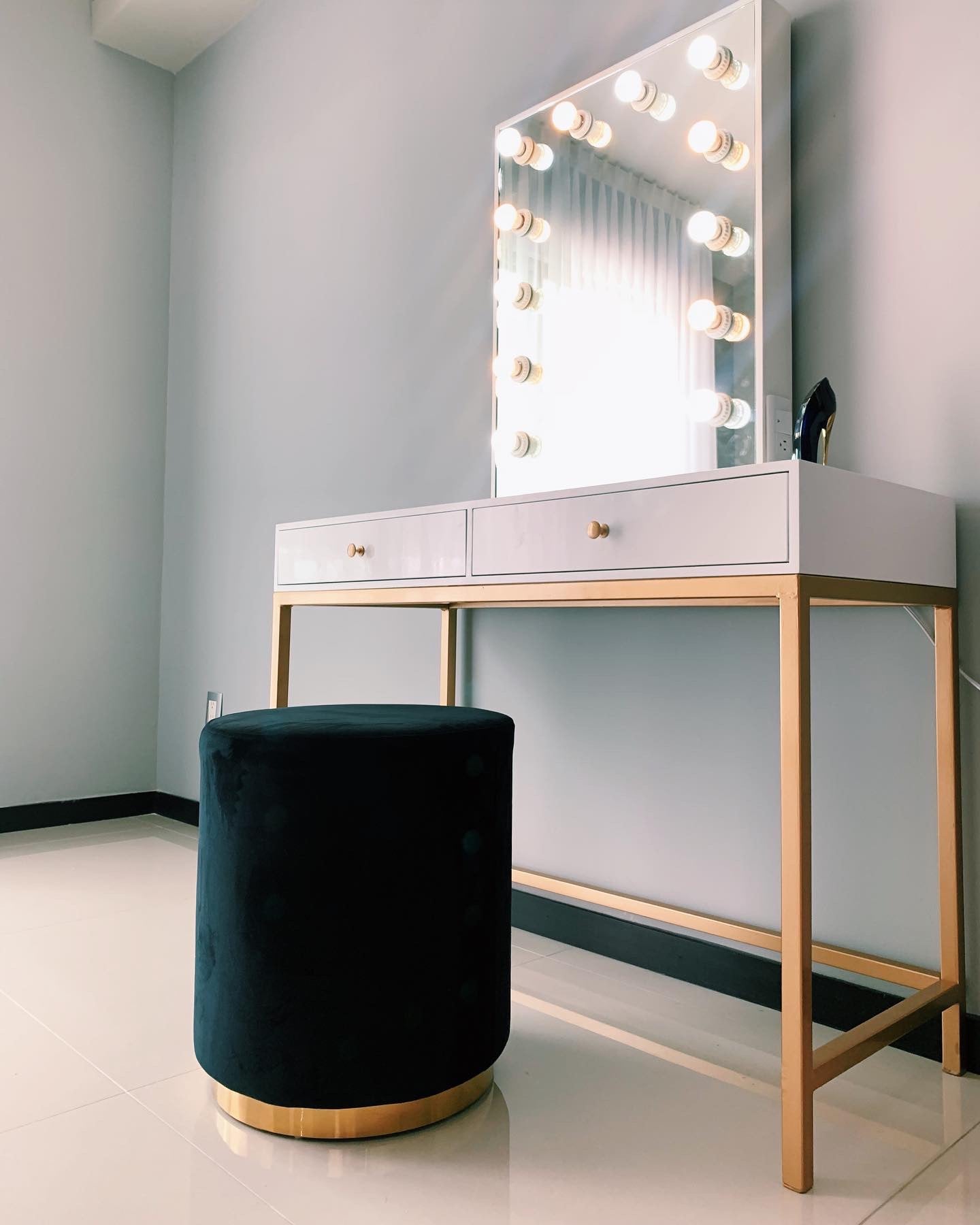 CHARLOTTE VANITY