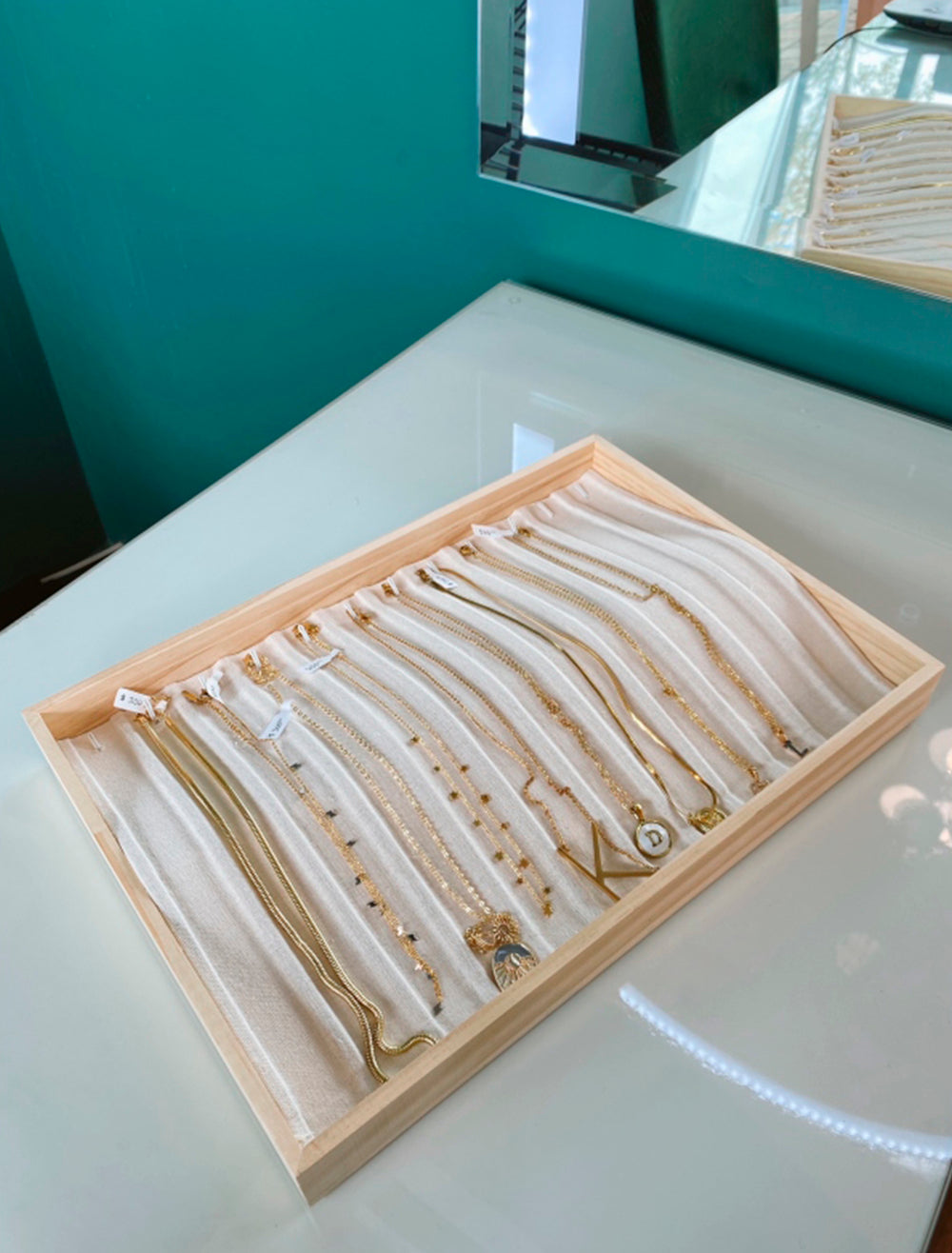 COLLARES TRAY
