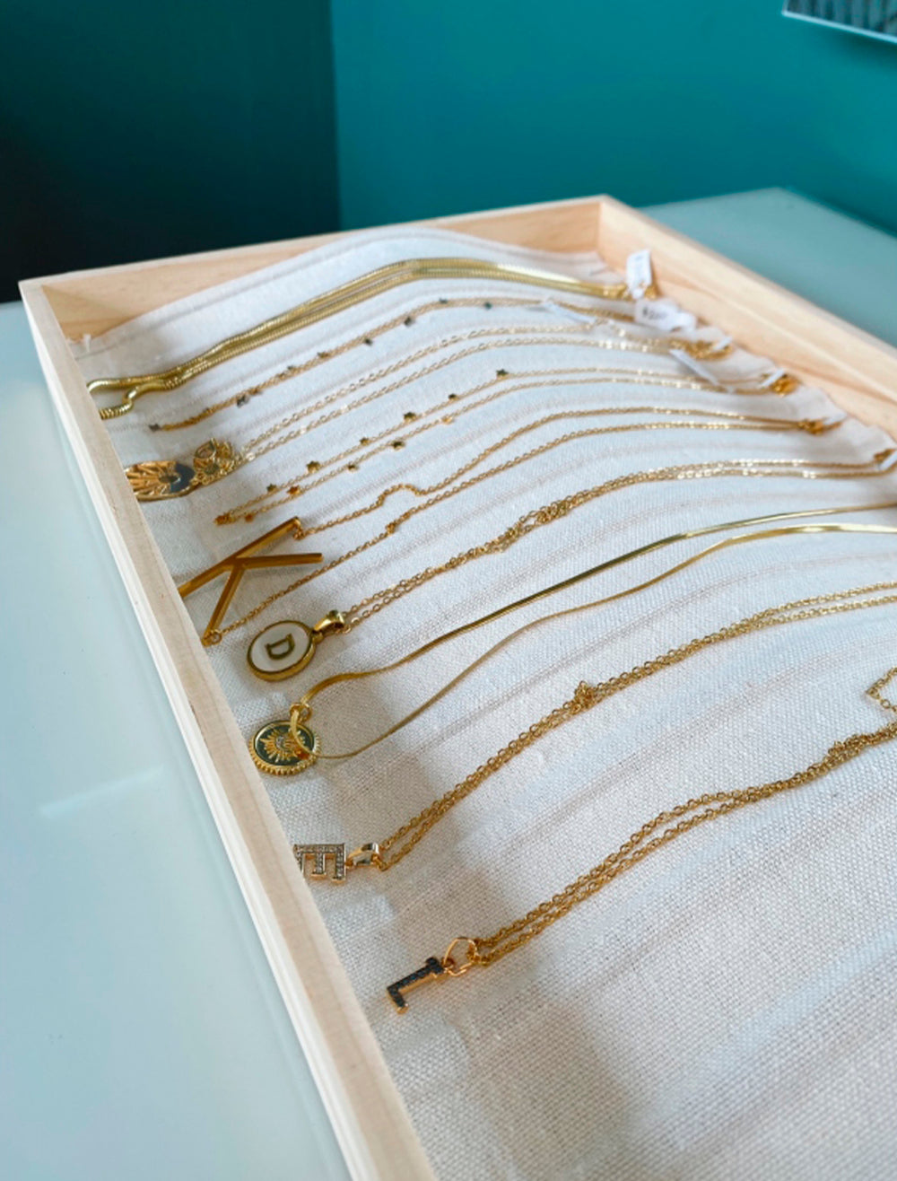 COLLARES TRAY