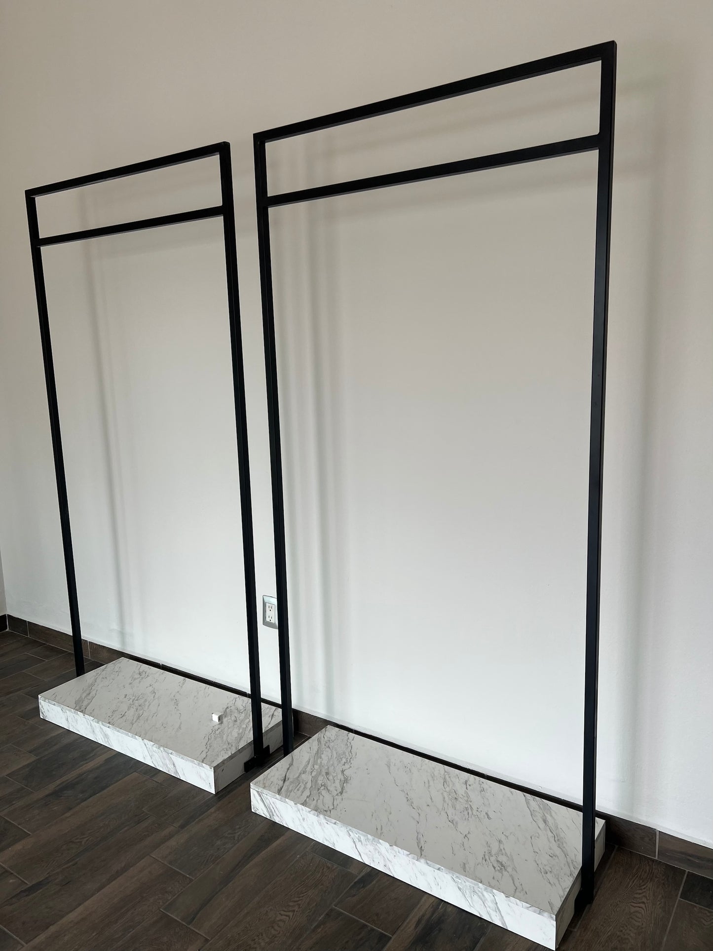 RACK PARA VESTIDOS "CARRARA"