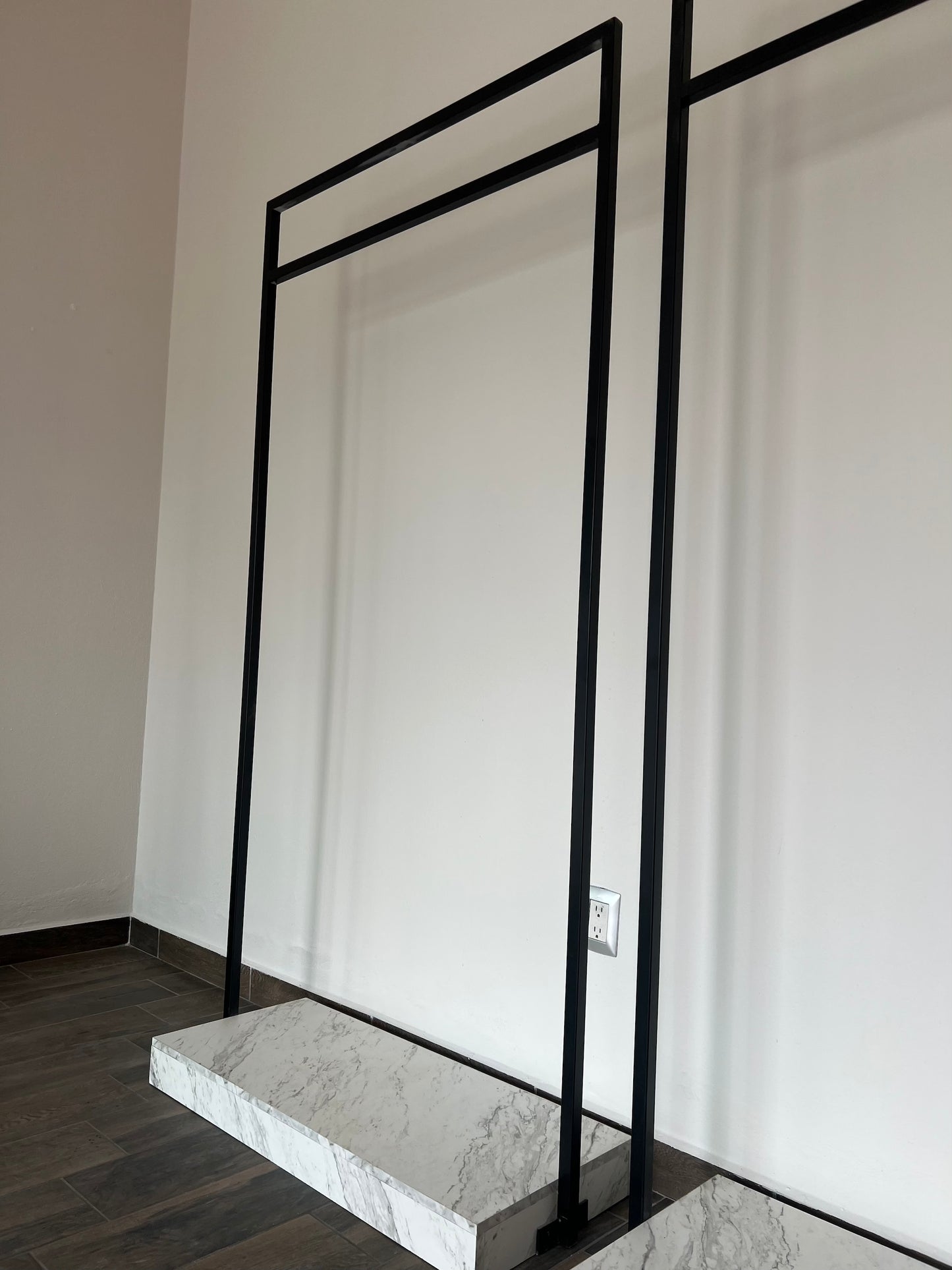 RACK PARA VESTIDOS "CARRARA"