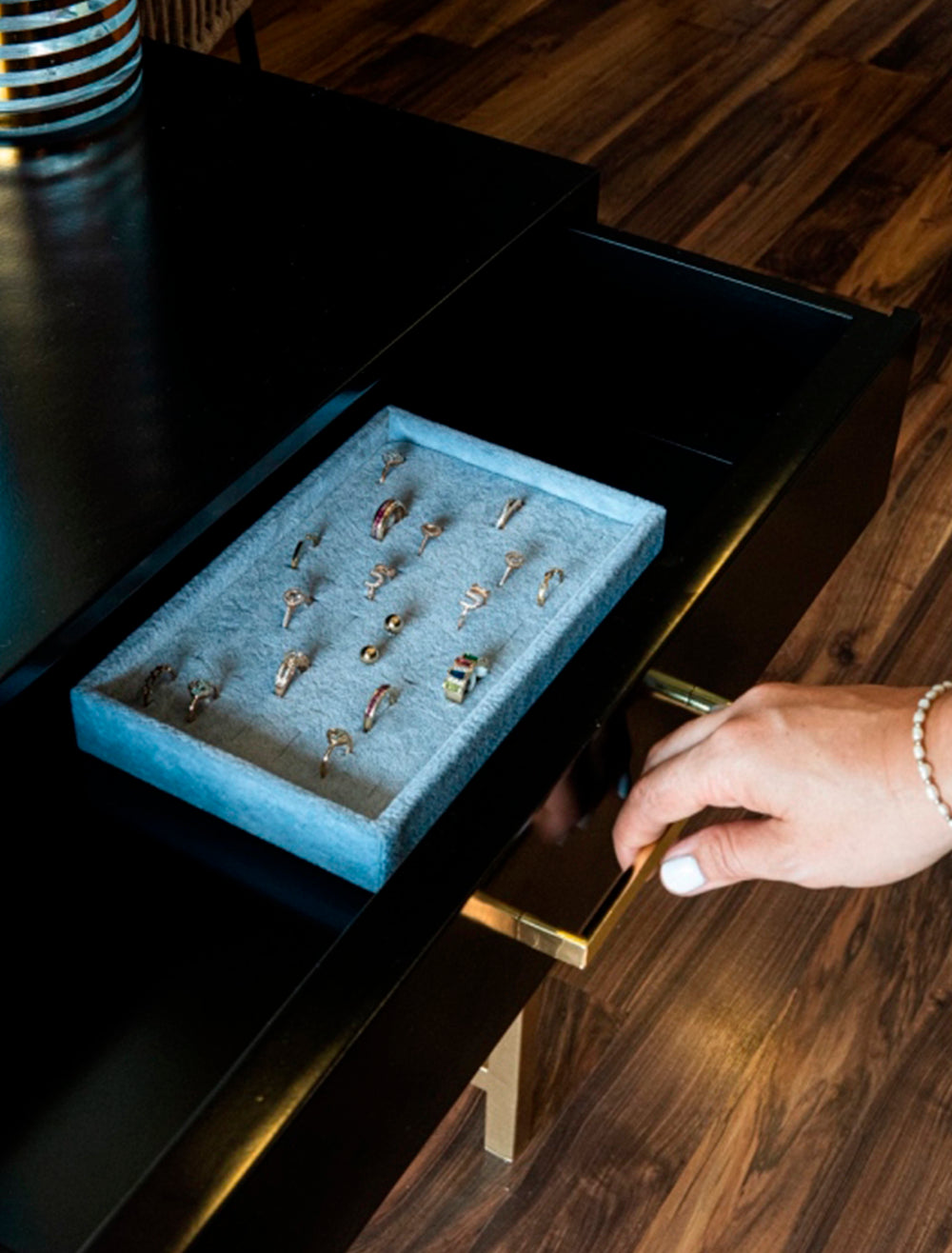 VELVET TRAY RINGS