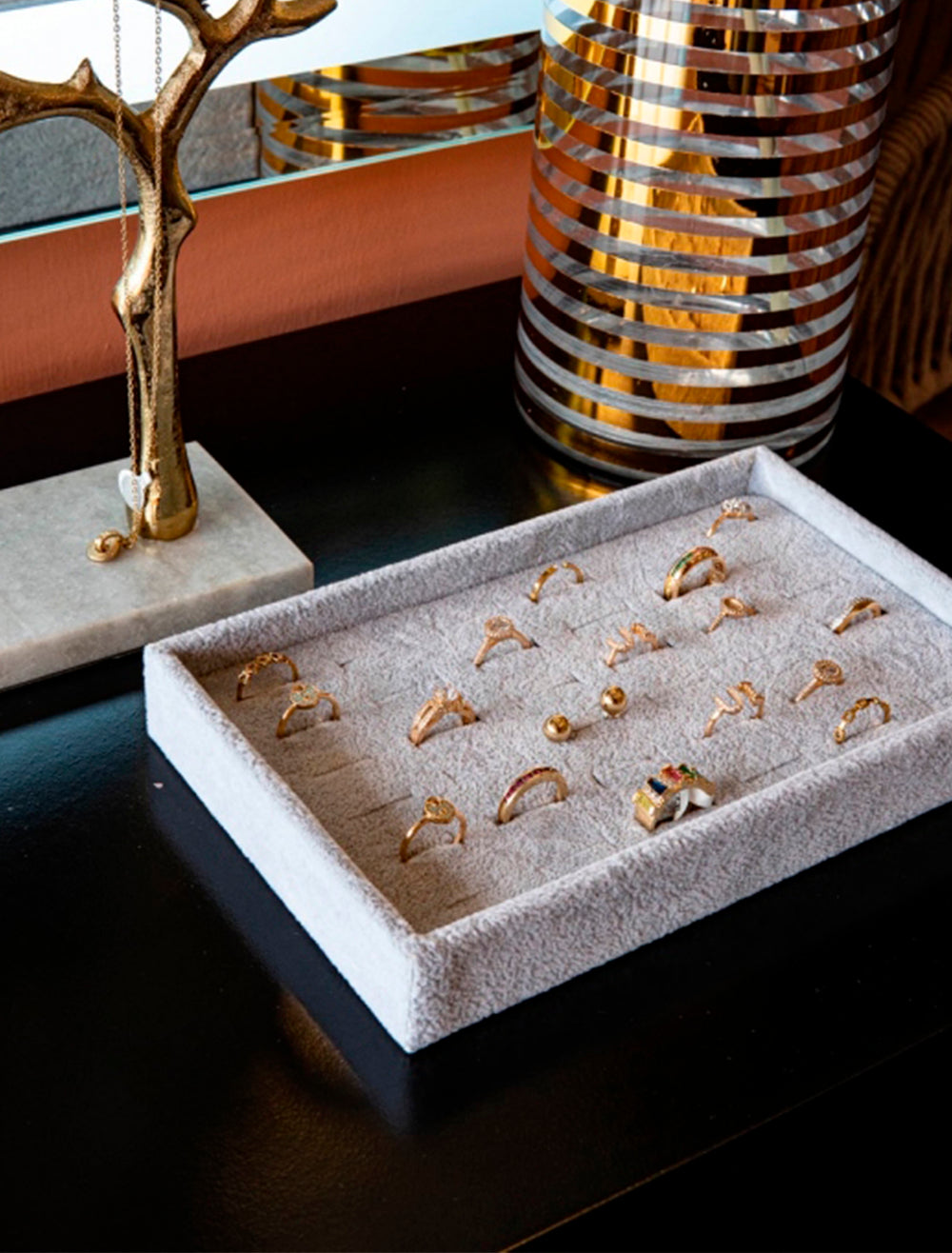 VELVET TRAY RINGS