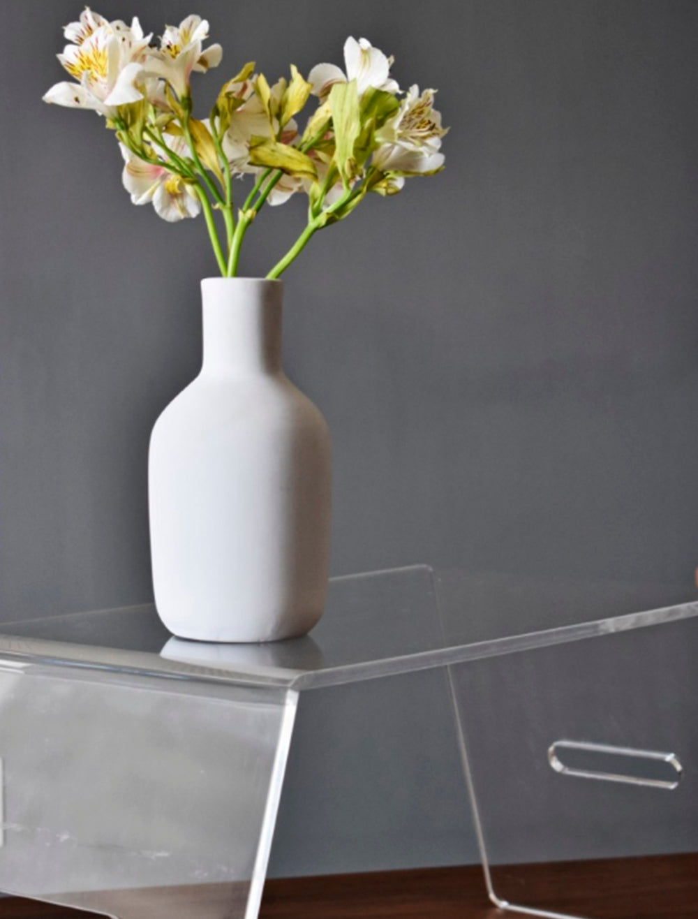 BED TABLE