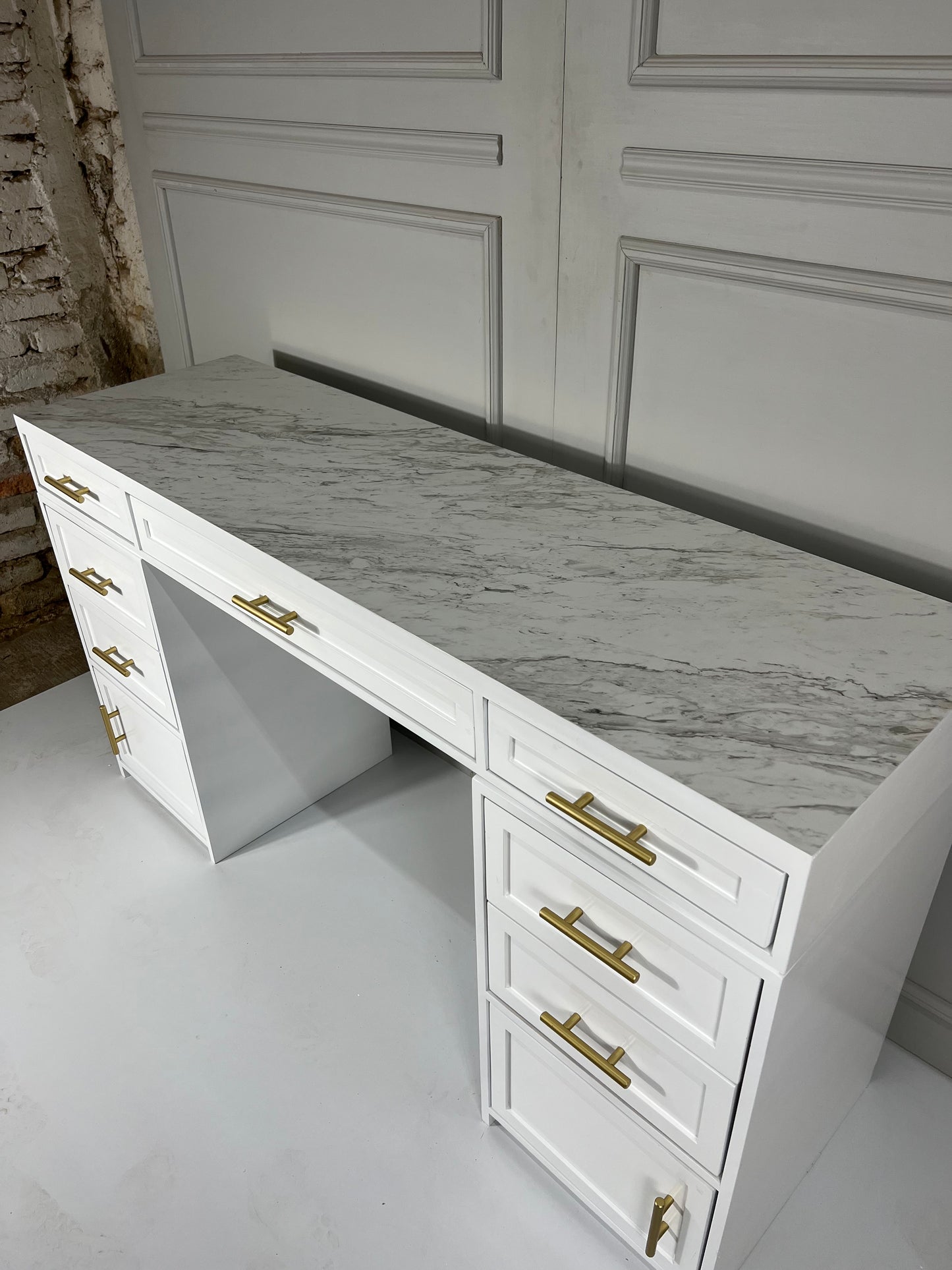 ALEXANDRA VANITY