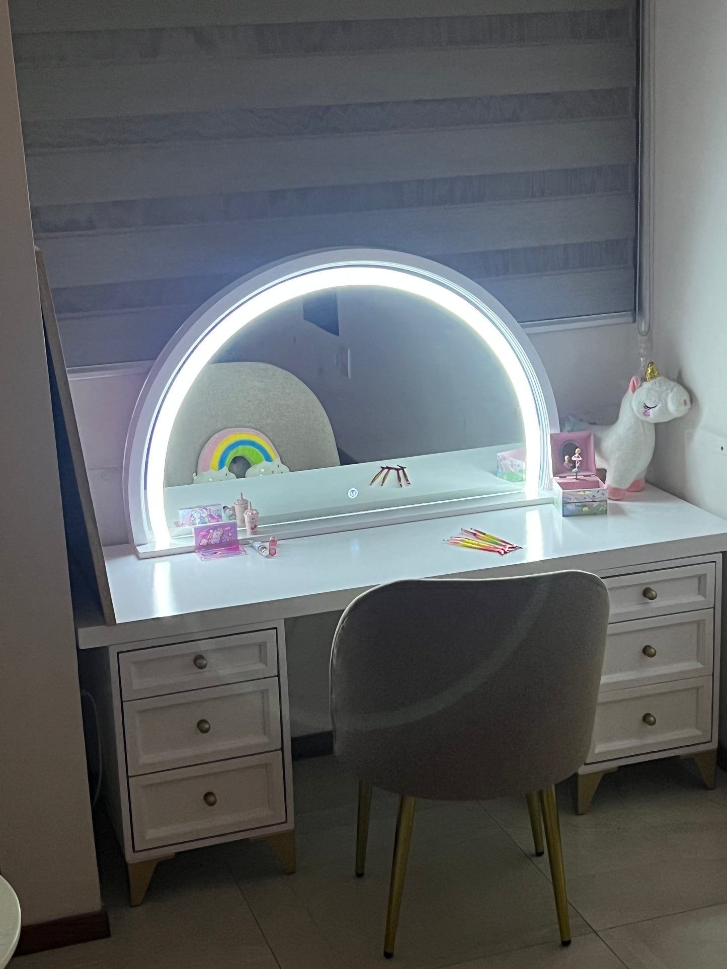 LEAH VANITY