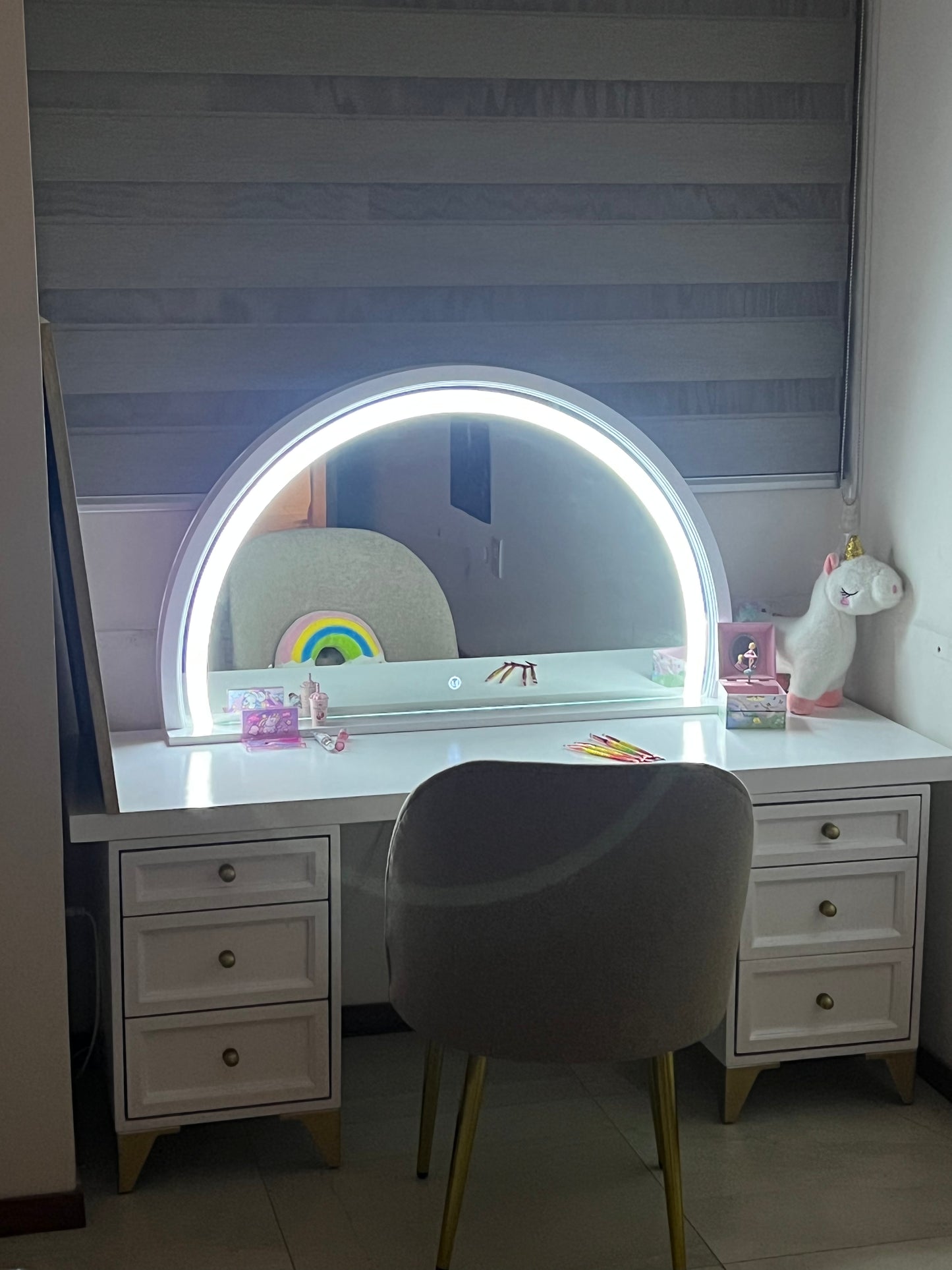 LEAH VANITY