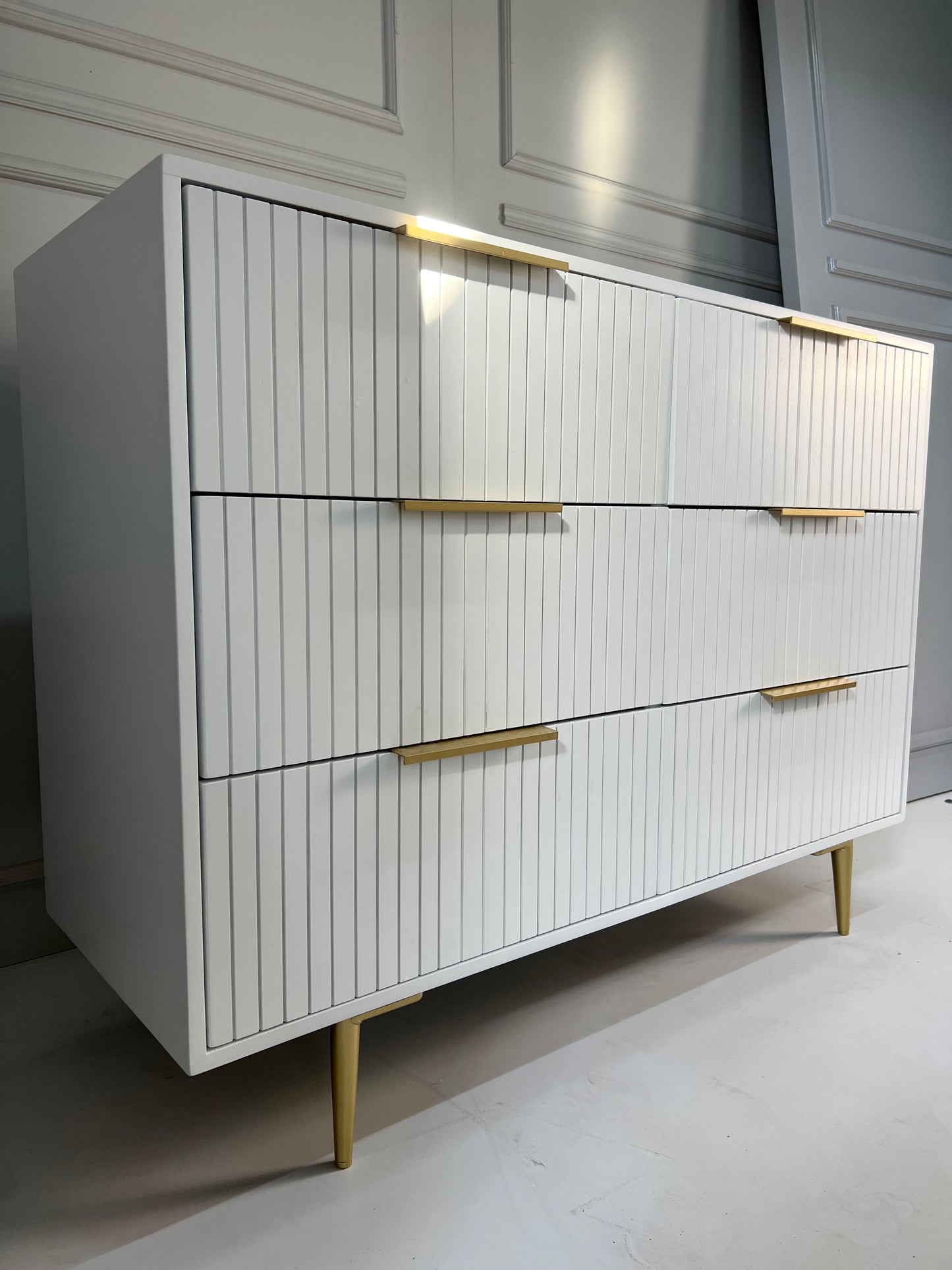 GROOVY CREDENZA