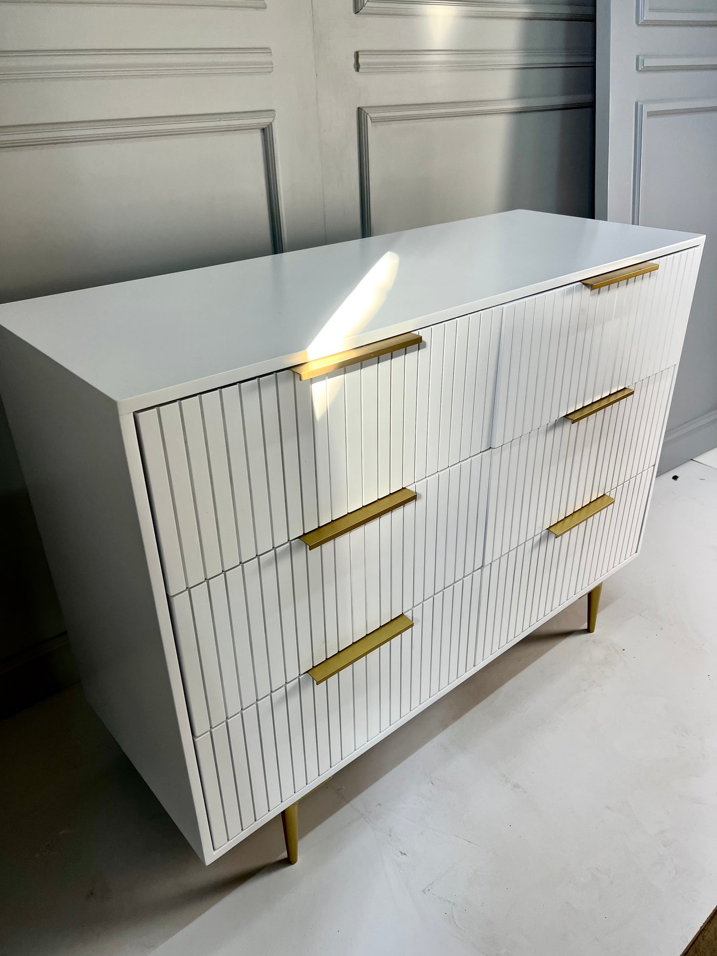 GROOVY CREDENZA