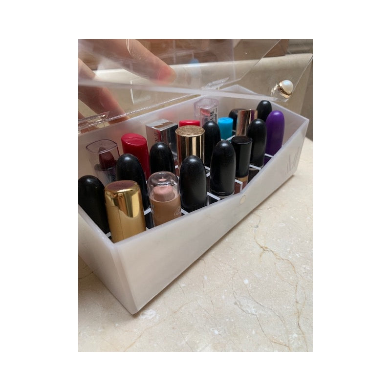 ROUGE Porta labiales con tapa.